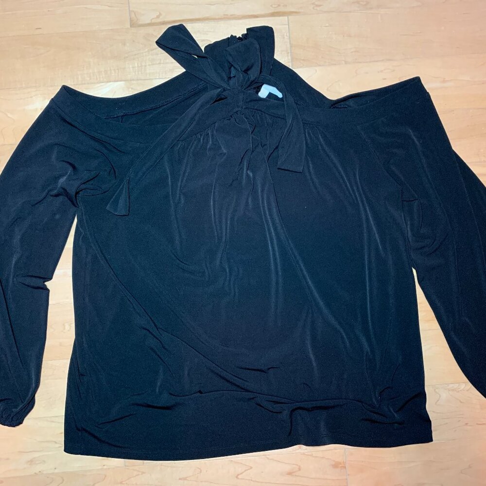 Like new Michael Kors off-shoulder top